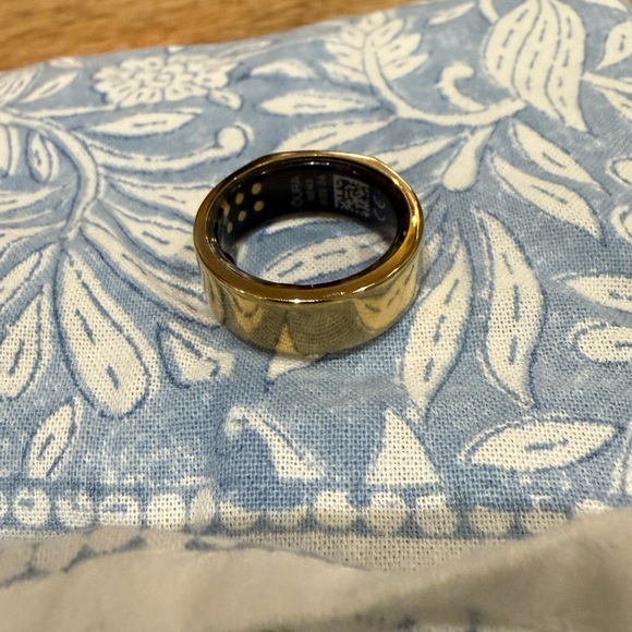 Oura Gen3 Heritage Gold US8 Excellent Condition - Picture 6 of 12
